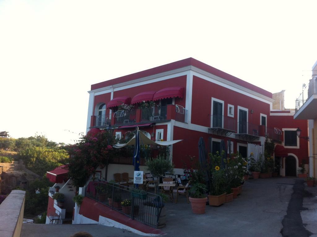 Hotel Villa Iulia Ventotene Exterior foto