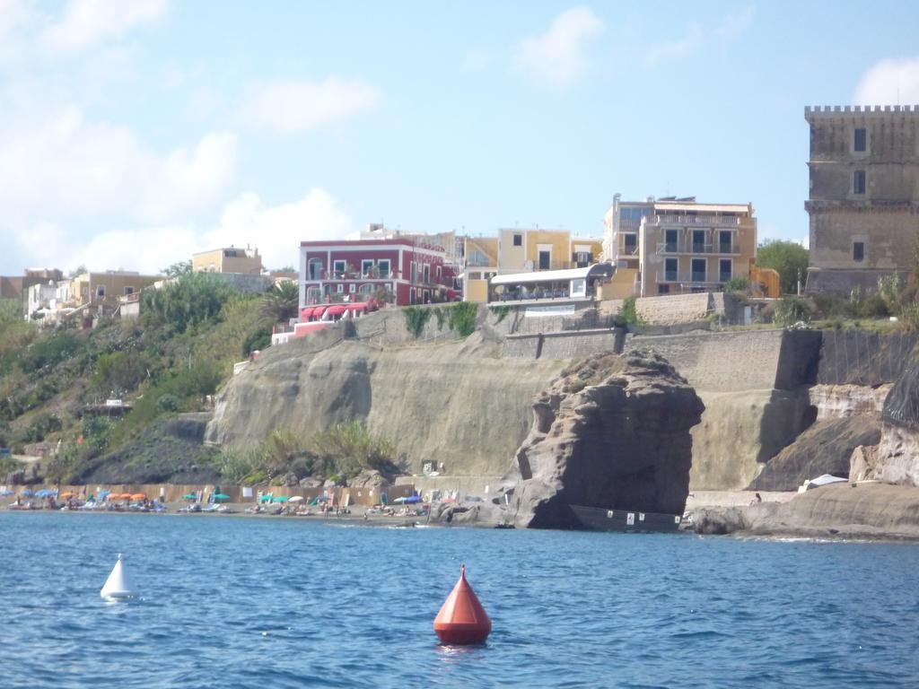 Hotel Villa Iulia Ventotene Exterior foto