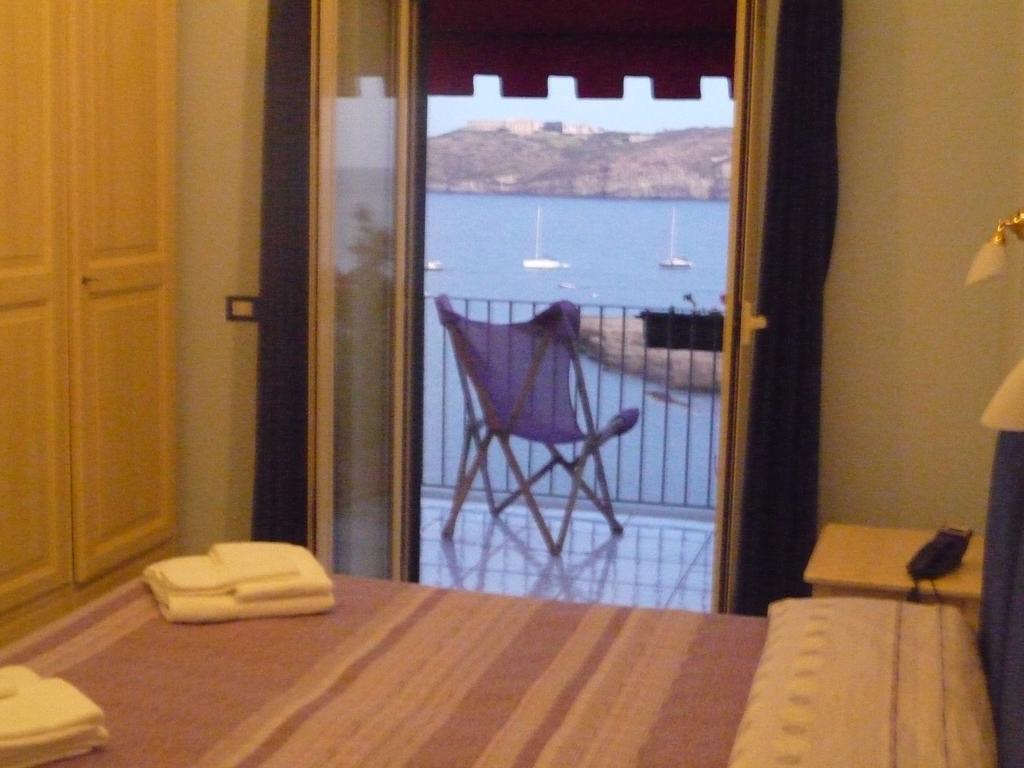Hotel Villa Iulia Ventotene Exterior foto
