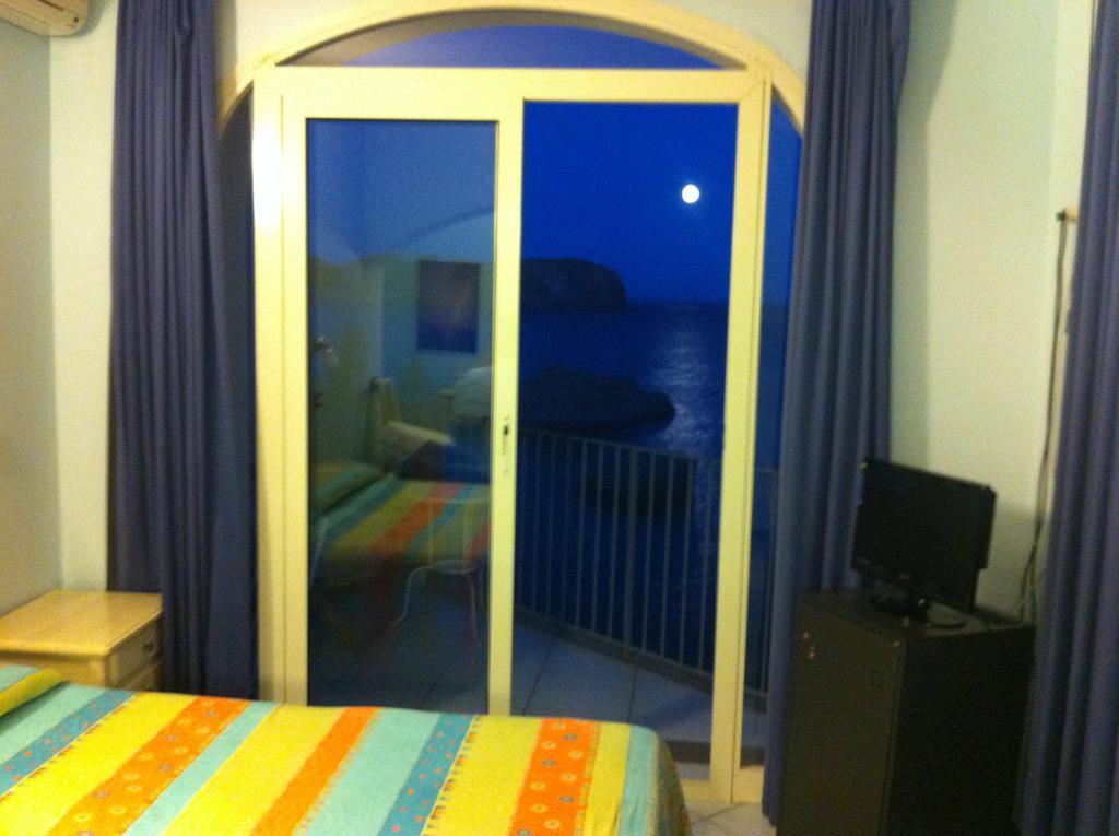 Hotel Villa Iulia Ventotene Exterior foto