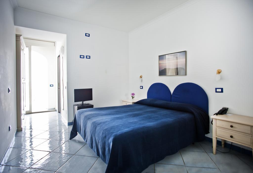 Hotel Villa Iulia Ventotene Exterior foto